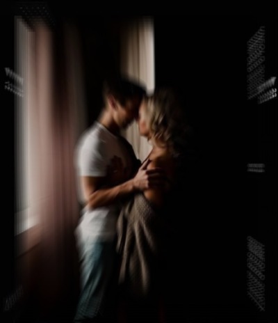 homem e mulher contra a parede.jpg